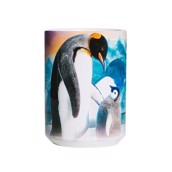 Kaffekrus med print af en lille kejserpingvinunge